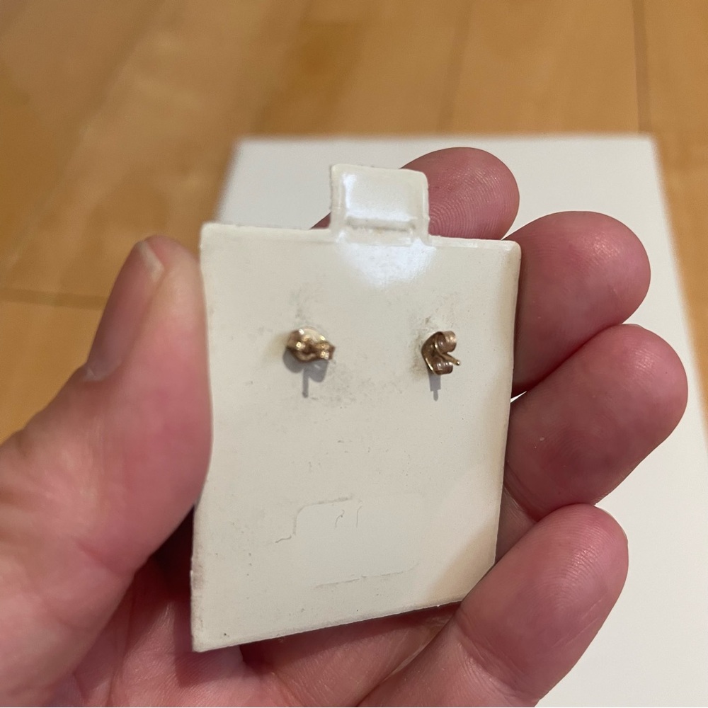 14KY coin shaped pearl studs - Picture 2 of 4
